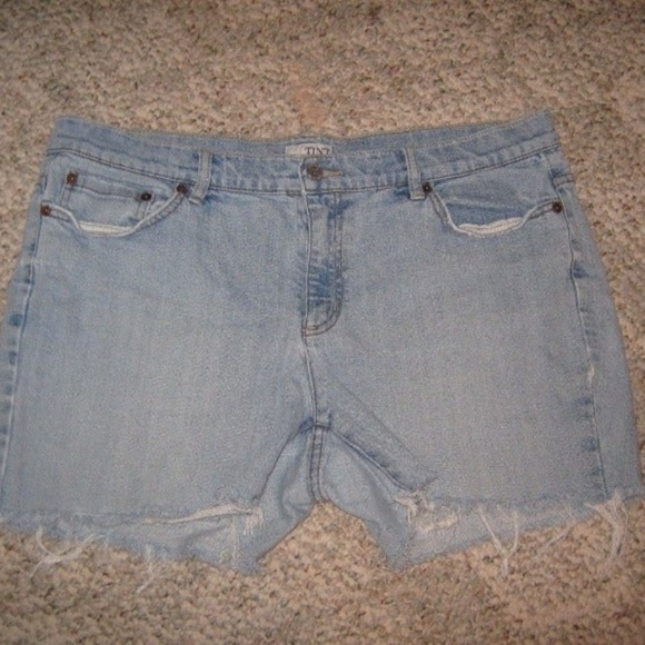 TINT Pants - Daisy Duke Frayed Cut Off Sexy Stretch Jean Shorts